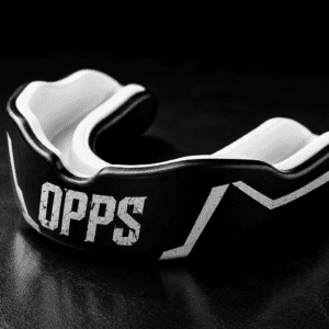 Protège-dents MMA OPPS Guard Pro coloris noir blanc